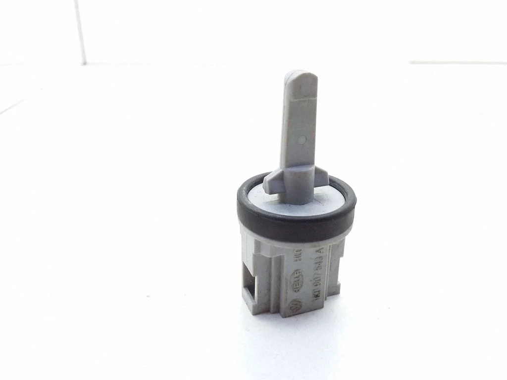 Interior temperature sensor 1K0907543A