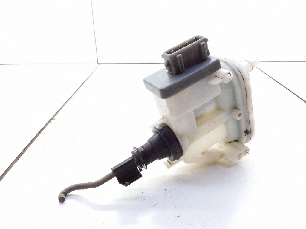 Centrālās atslēgas motoriņš – Volkswagen Passat B4 (1994-1996)