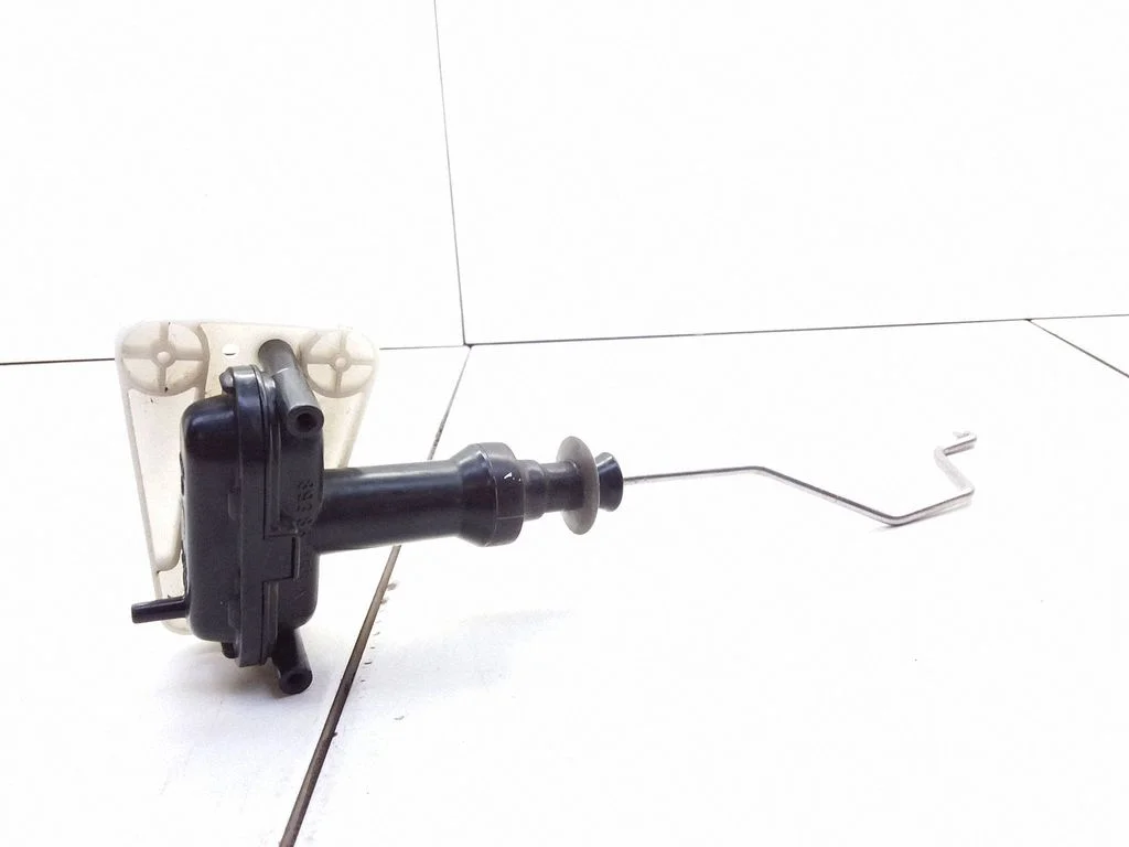 Central locking motor – Audi 100 200 5000 C3 (1982-1991)