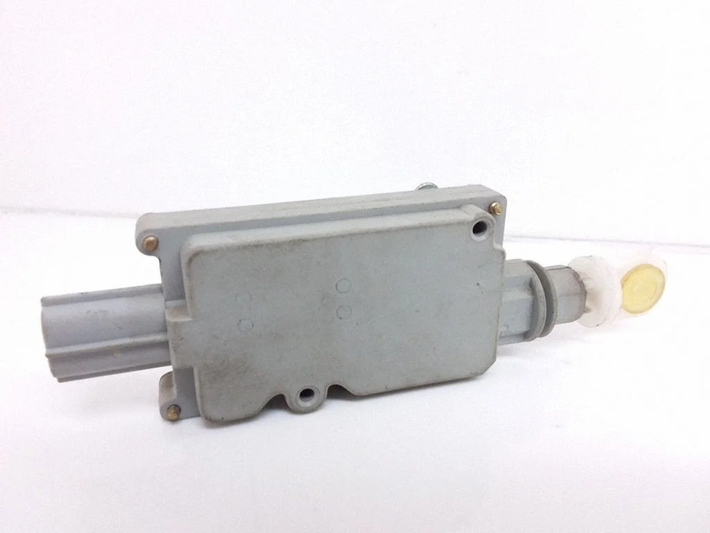 Kesklukustuse mootor FUD100610 – Mazda MPV II LW (1999-2007)
