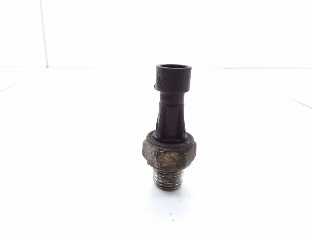 Oil pressure sensor