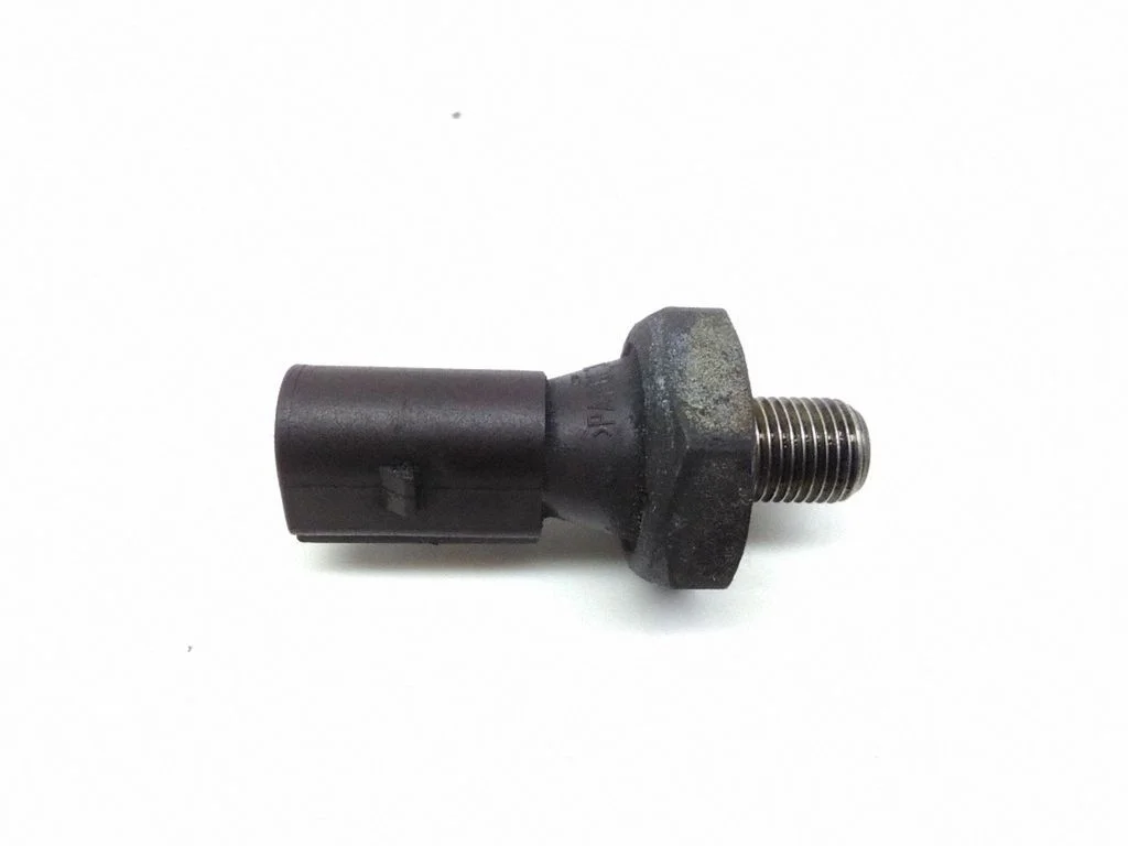 Oil pressure sensor – Audi A4 S4 B6 8E 8H (2001-2005)