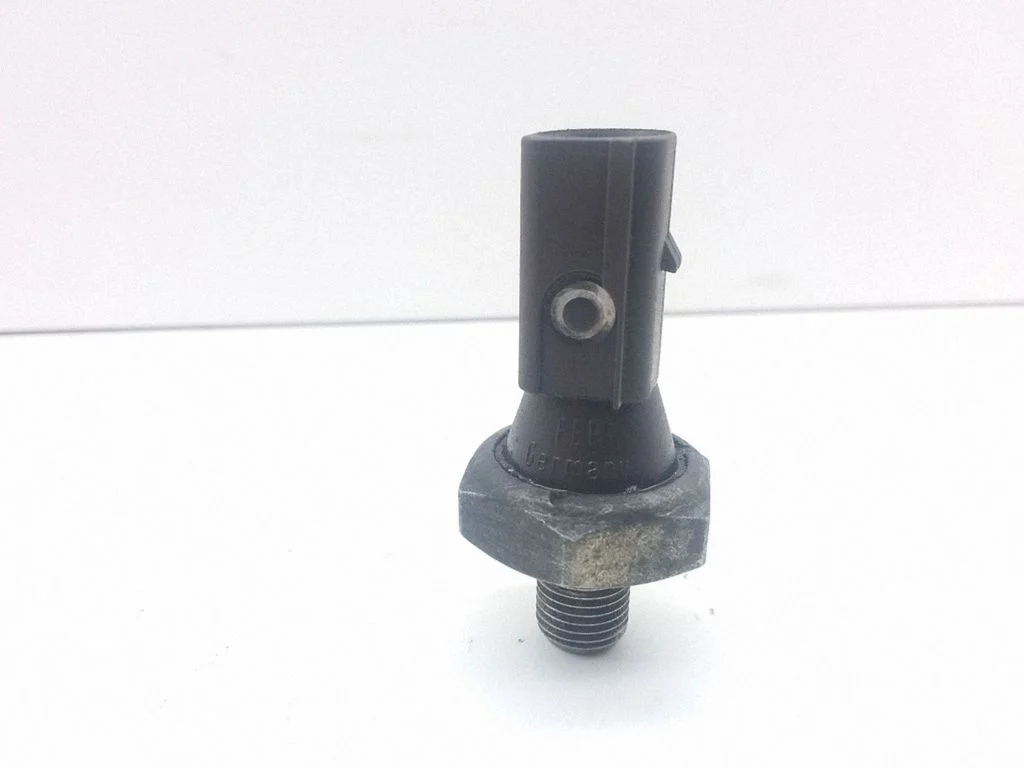 Oil pressure sensor