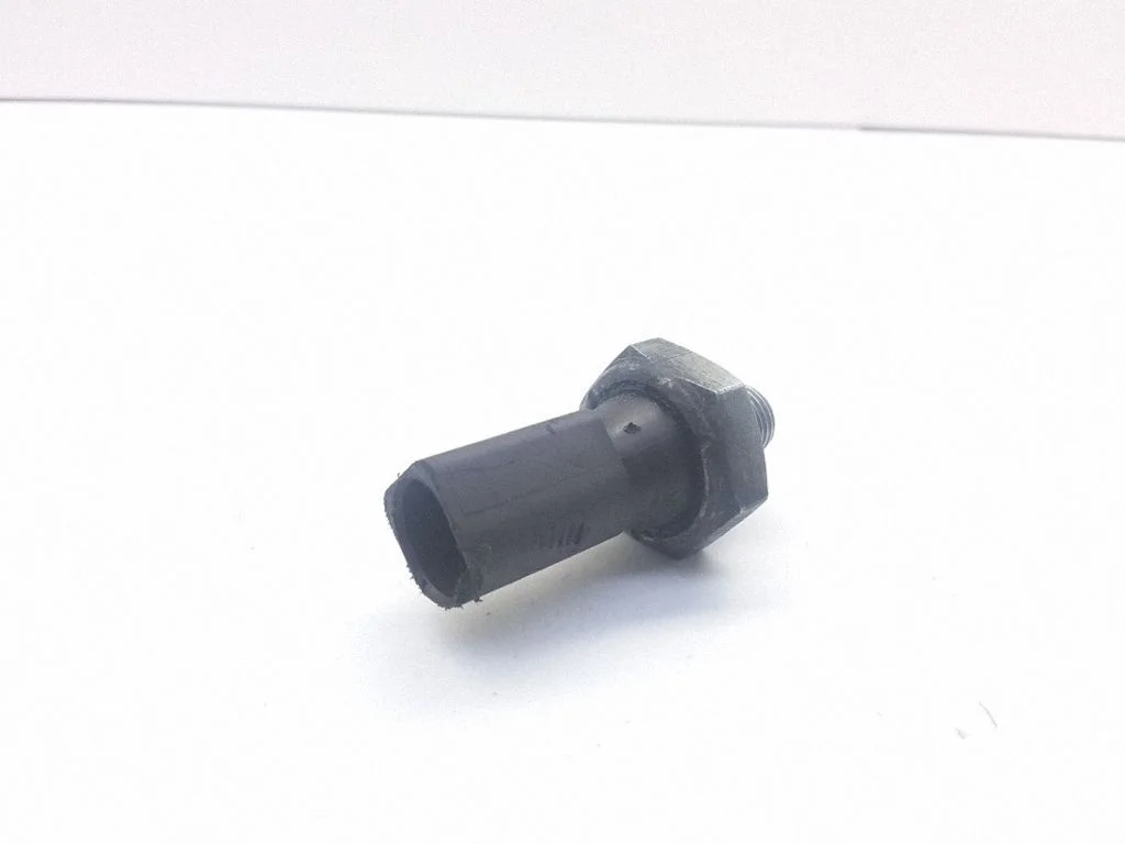 Oil pressure sensor