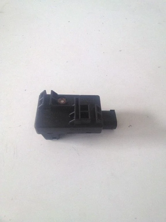 Outside/exterior temperature sensor – Opel Omega B1 (1994-1999)