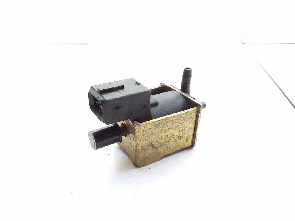 Brake central valve – Volkswagen Transporter - Caravelle T4 (1991-2003)