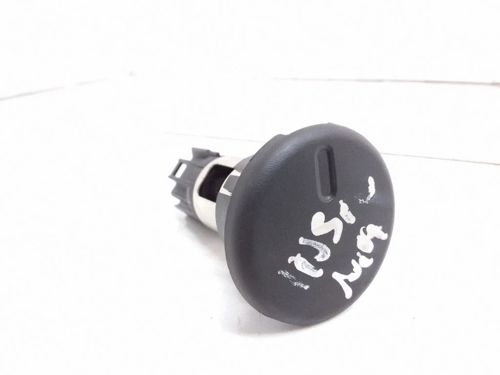 12 V Socket (front) – Opel Insignia A (2008-2017)