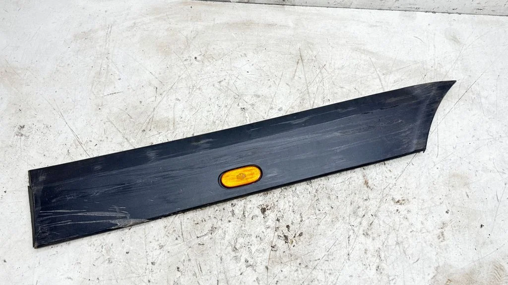 Moldings uz aizmugurējā spārna – Mercedes-Benz Sprinter W906 (2006-2018)