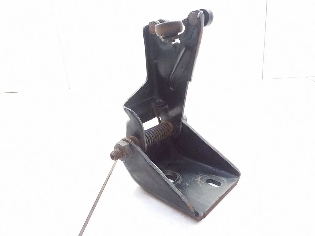 Sliding door middle roller runner – Chrysler Town & Country III (1996-2000)