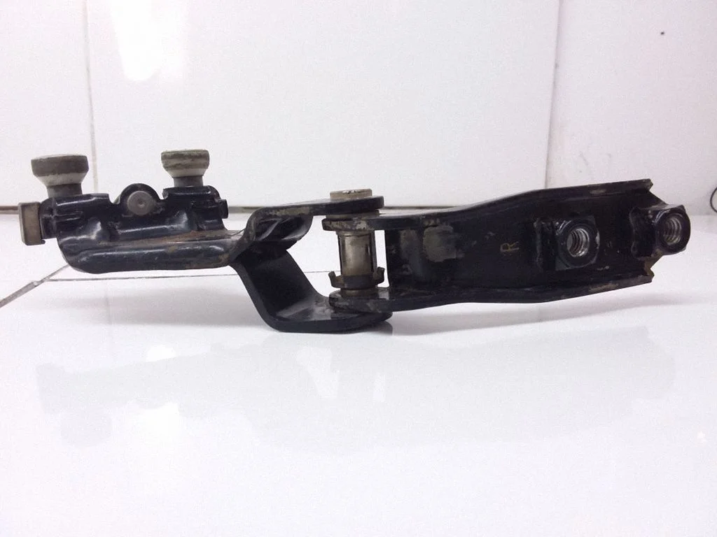 Sliding door middle roller runner KA6669L