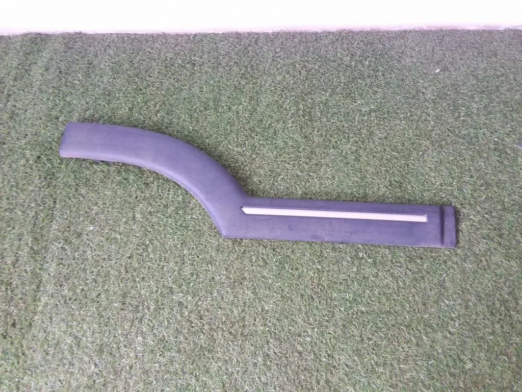 Rear fender molding trim AWR2105