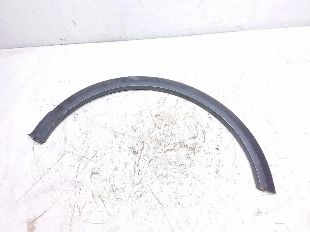 Moldings uz aizmugurējā spārna – Opel Antara (2006-2016)