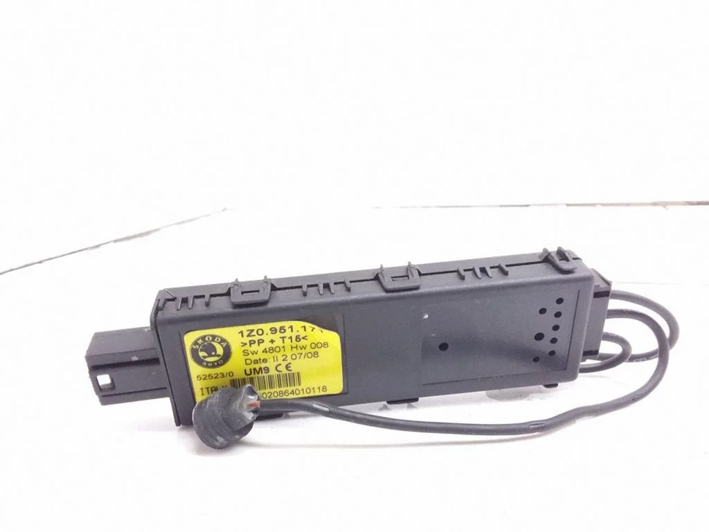 Alarm movement detector/sensor – Skoda Octavia Mk2 (1Z) (2004-2013)