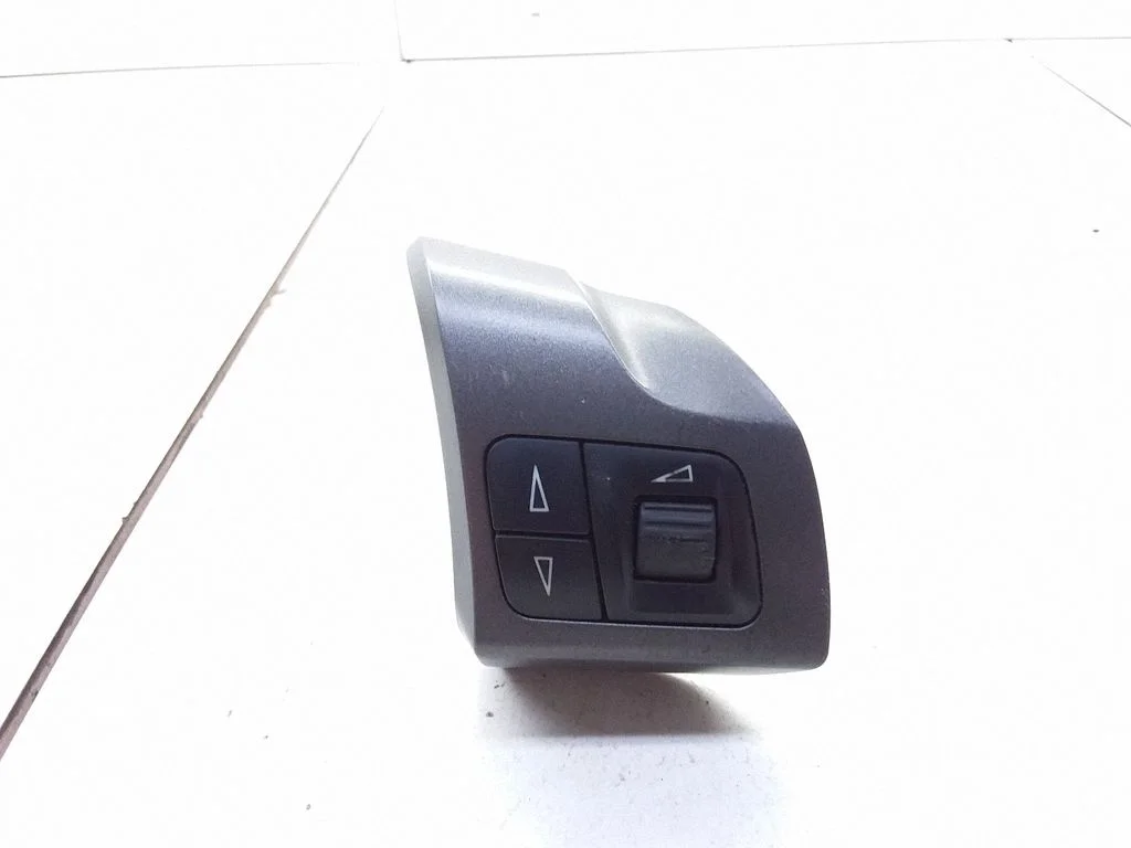 Steering wheel buttons/switches – Opel Vectra C (2002-2005)
