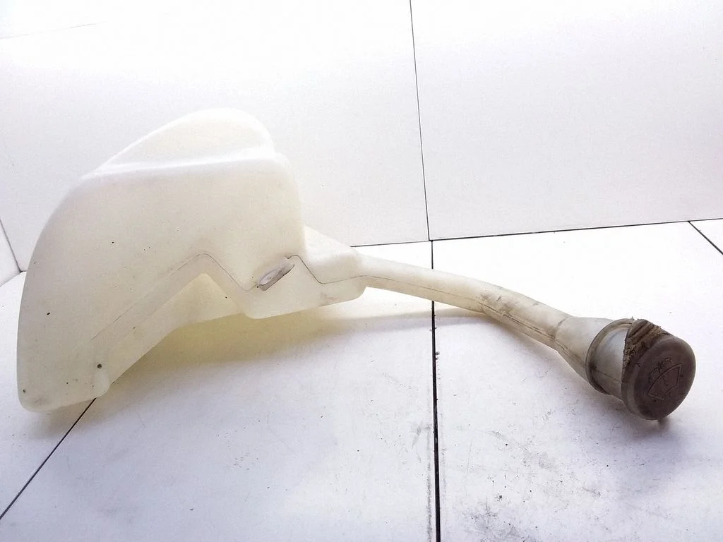 Lamp washer fluid tank – Renault Espace II (1991-1997)