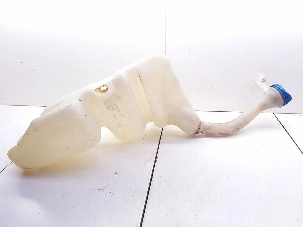 Lamp washer fluid tank – Volkswagen Sharan (1996-2000)
