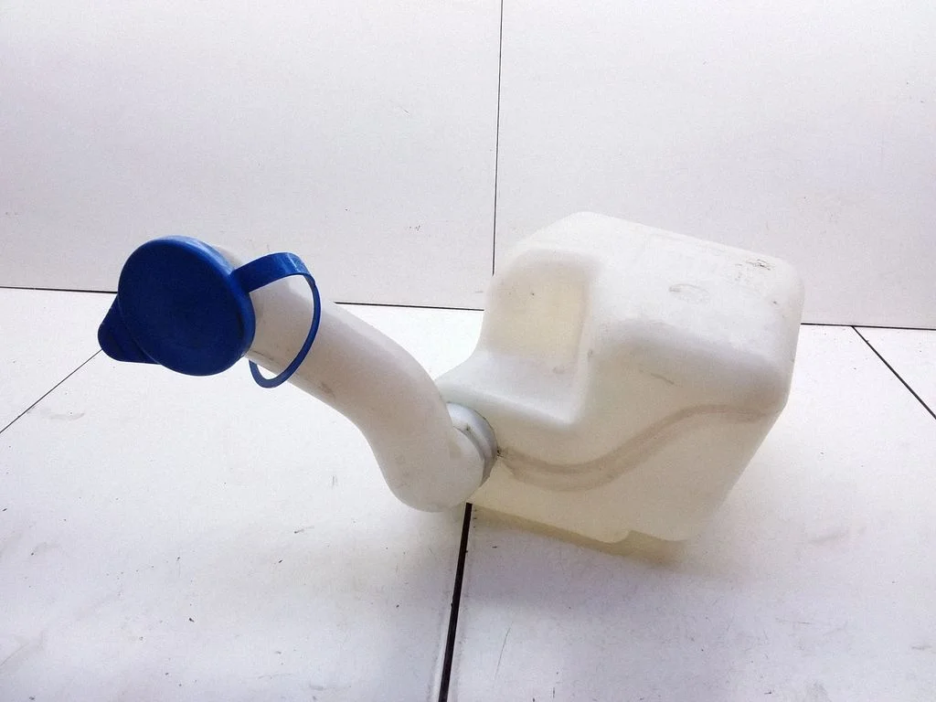 Lamp washer fluid tank