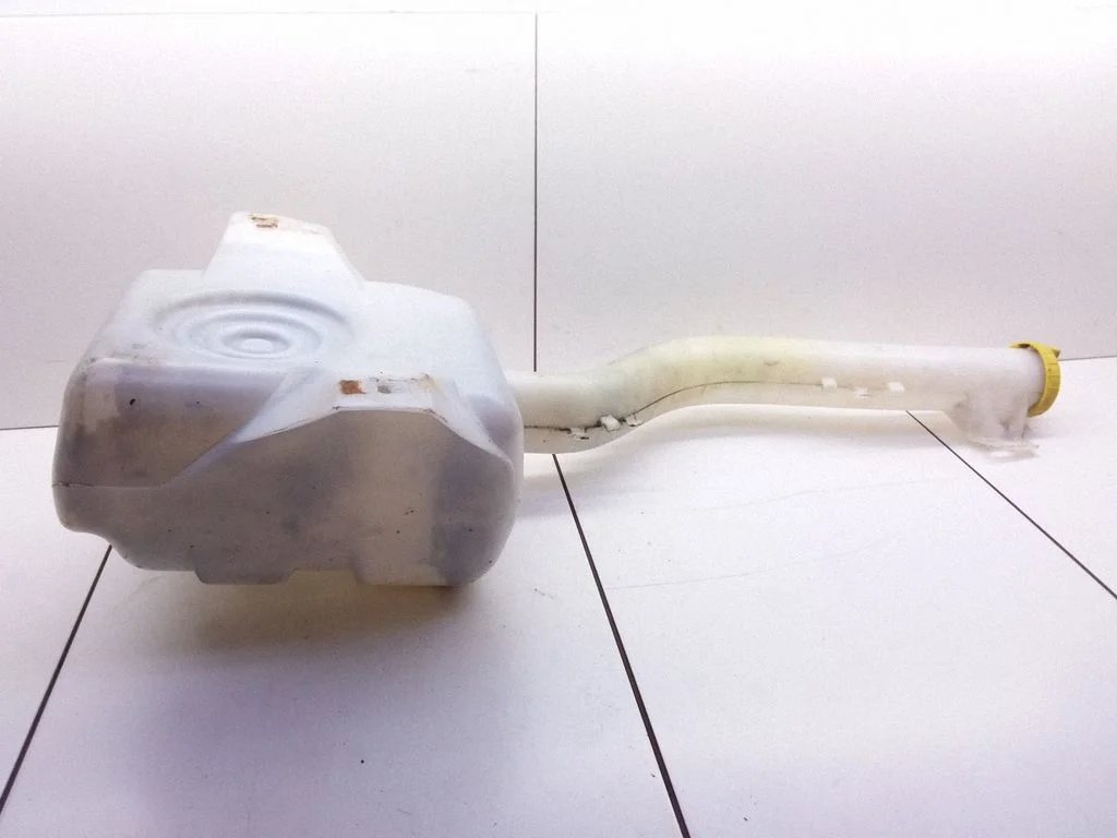 Lamp washer fluid tank – Ford Transit - Tourneo Connect (2003-2008)