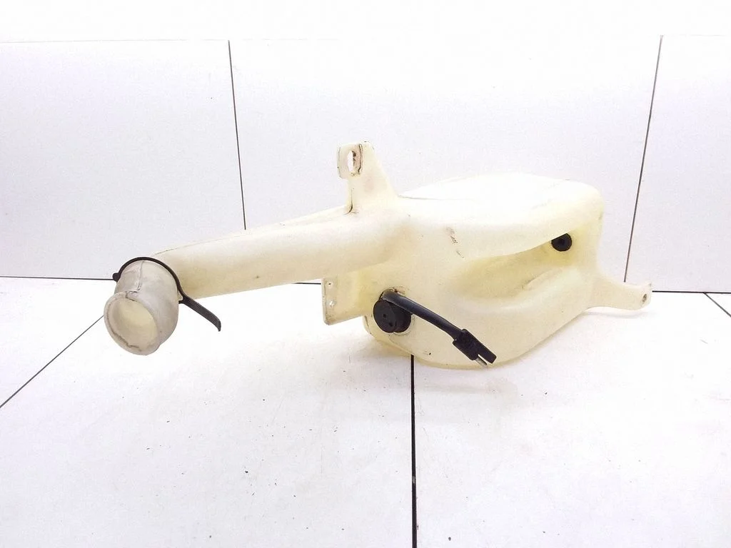 Lamp washer fluid tank