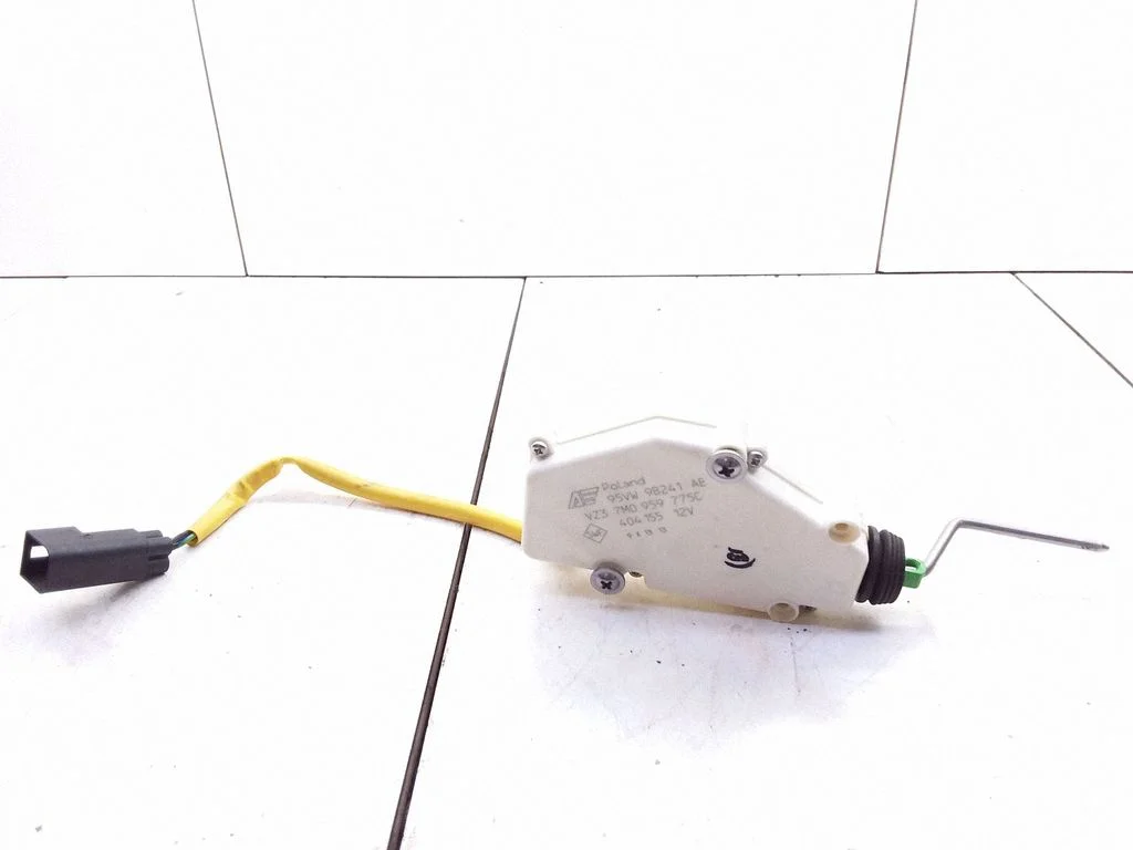 Fuel tank cap lock motor – Volkswagen Sharan (1996-2000)