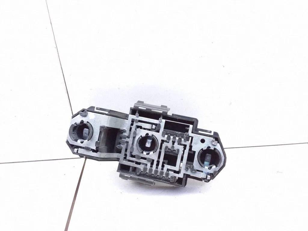 Pokrywa oprawki lampy tylnej – Volkswagen Passat B4 (1994-1996)