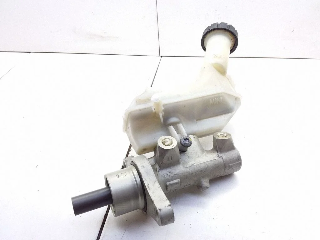 Master brake cylinder 8200129956