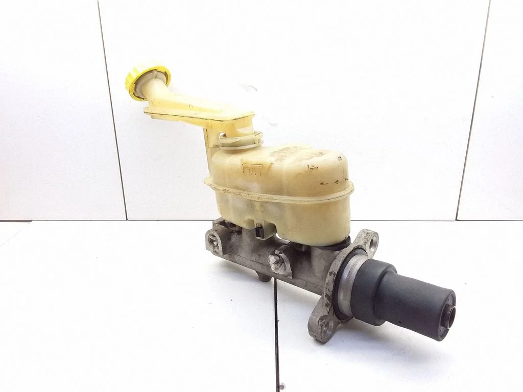 Master brake cylinder 8140C