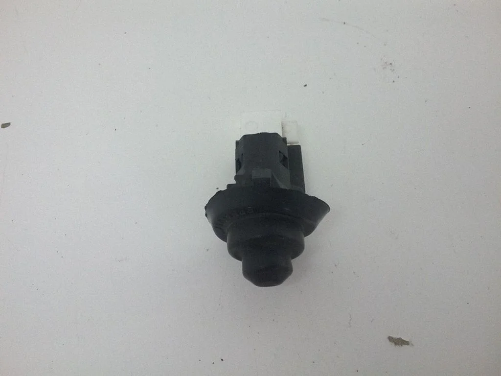 Brake pedal sensor switch – Renault Scenic I (1996-2003)