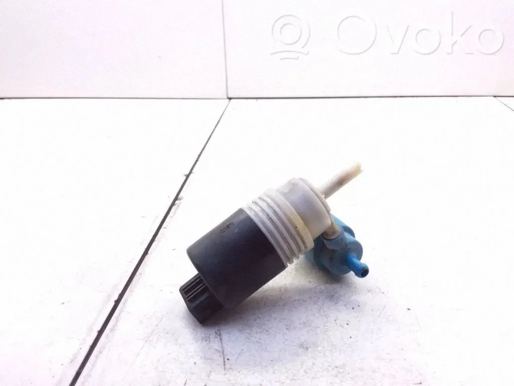 Klaasipesuvedeliku pump (klaaside) – Volkswagen Passat B4 (1994-1996)