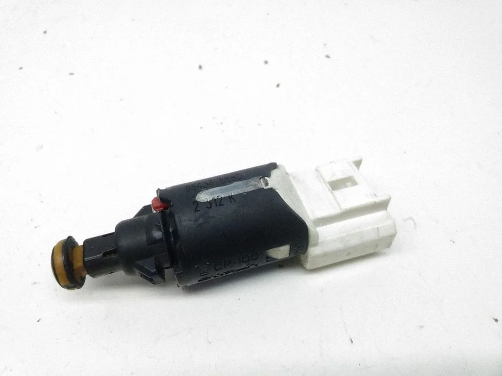 Brake pedal sensor switch – Citroen C5 (2001-2004)