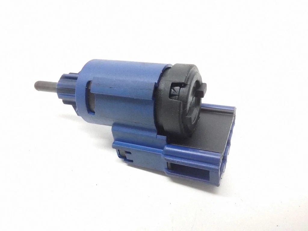Brake pedal sensor switch – Volkswagen Golf IV (1998-2005)