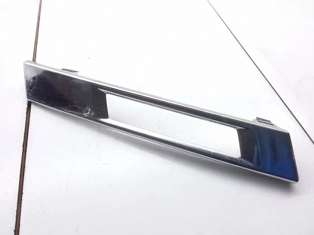 Tagatule liist (dekoorriba) – BMW 7-seeria F01 F02 F03 F04 (2008-2016)
