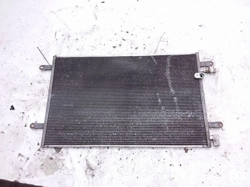 Kliimaseadme jahutusradiaator (kondensaator) – Audi A6 Allroad C6 (2006-2011)