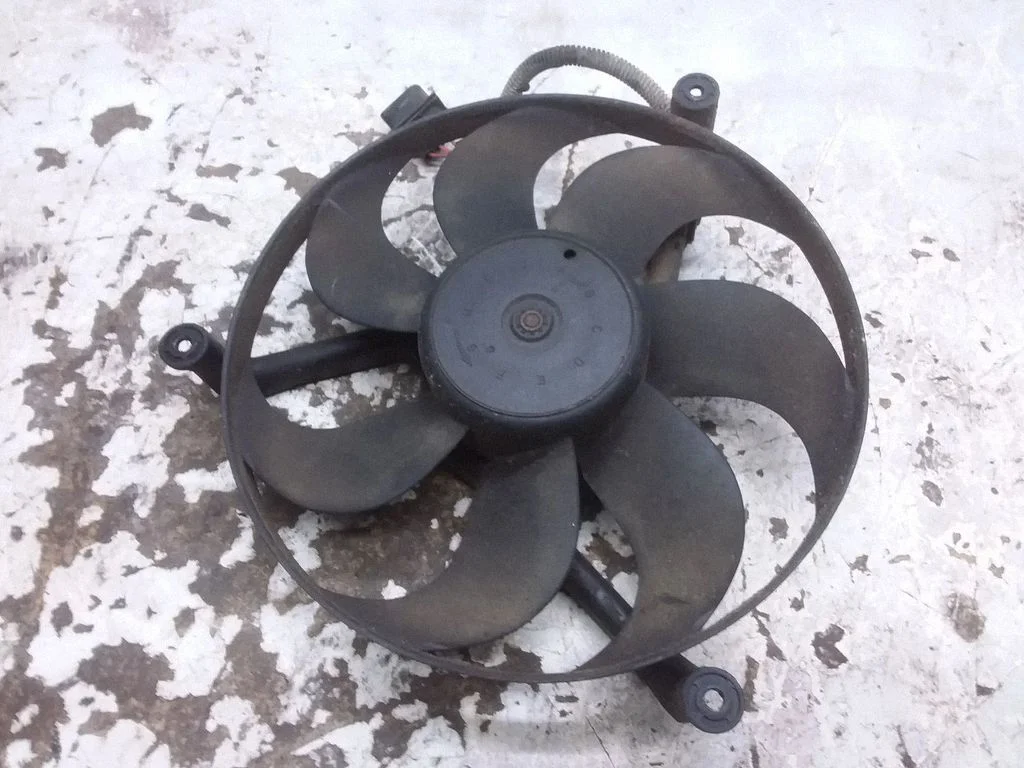 Elektriskais radiatora ventilators 1C0121209