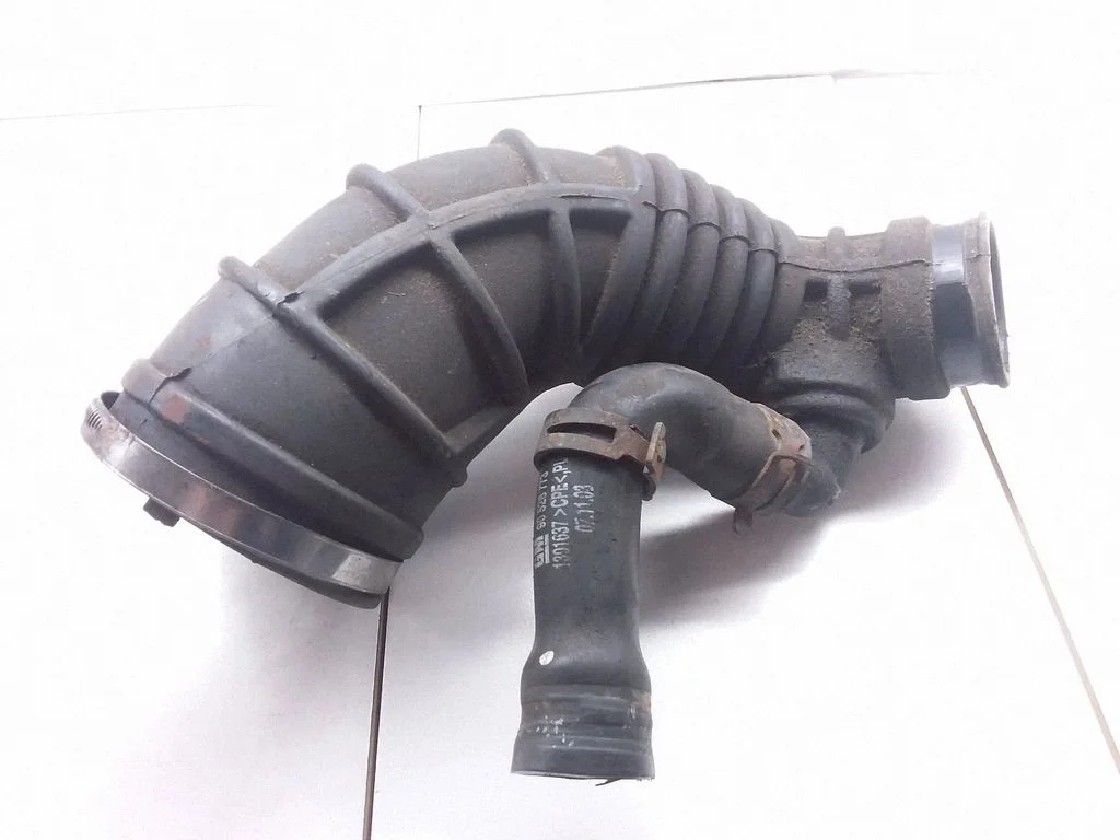 Air intake duct part – Opel Vectra B (1996-2002)