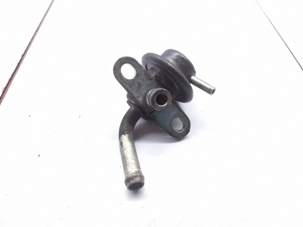 Regulator ciśnienia paliwa – Mitsubishi Carisma (2000-2004)