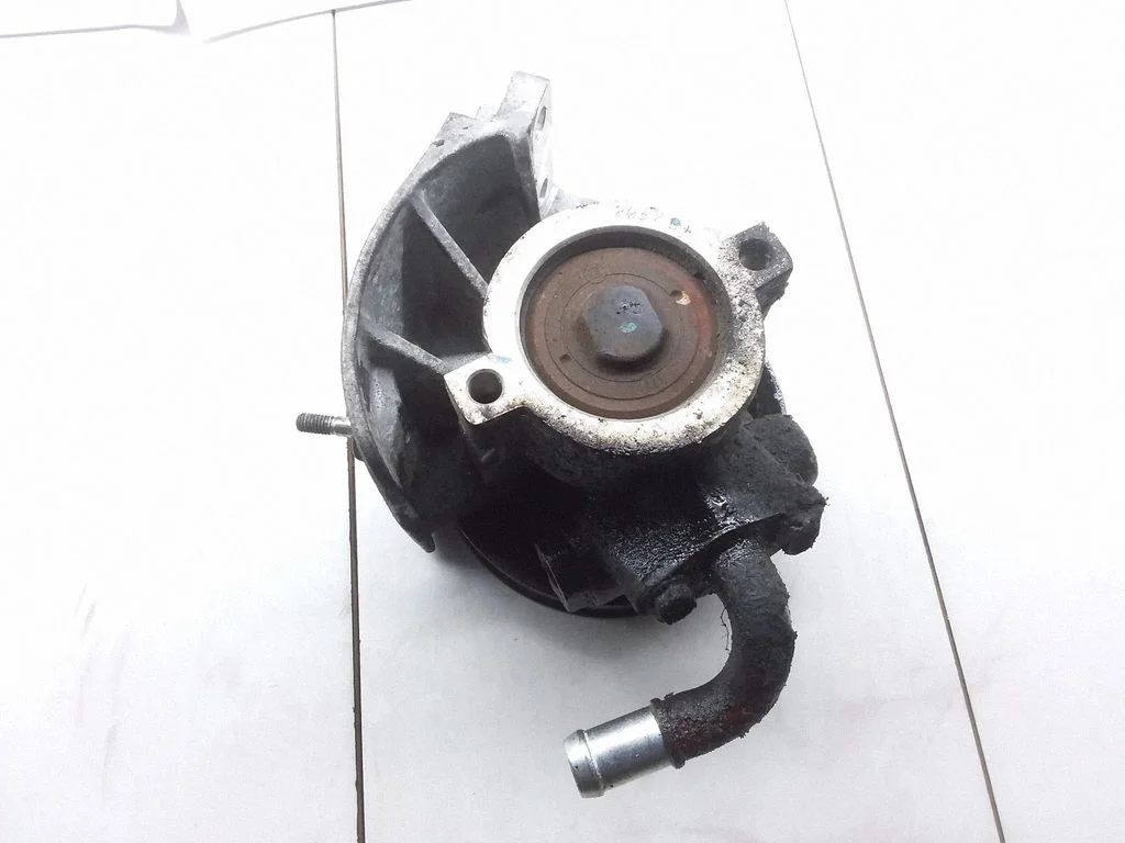 Roolivõimendi pump