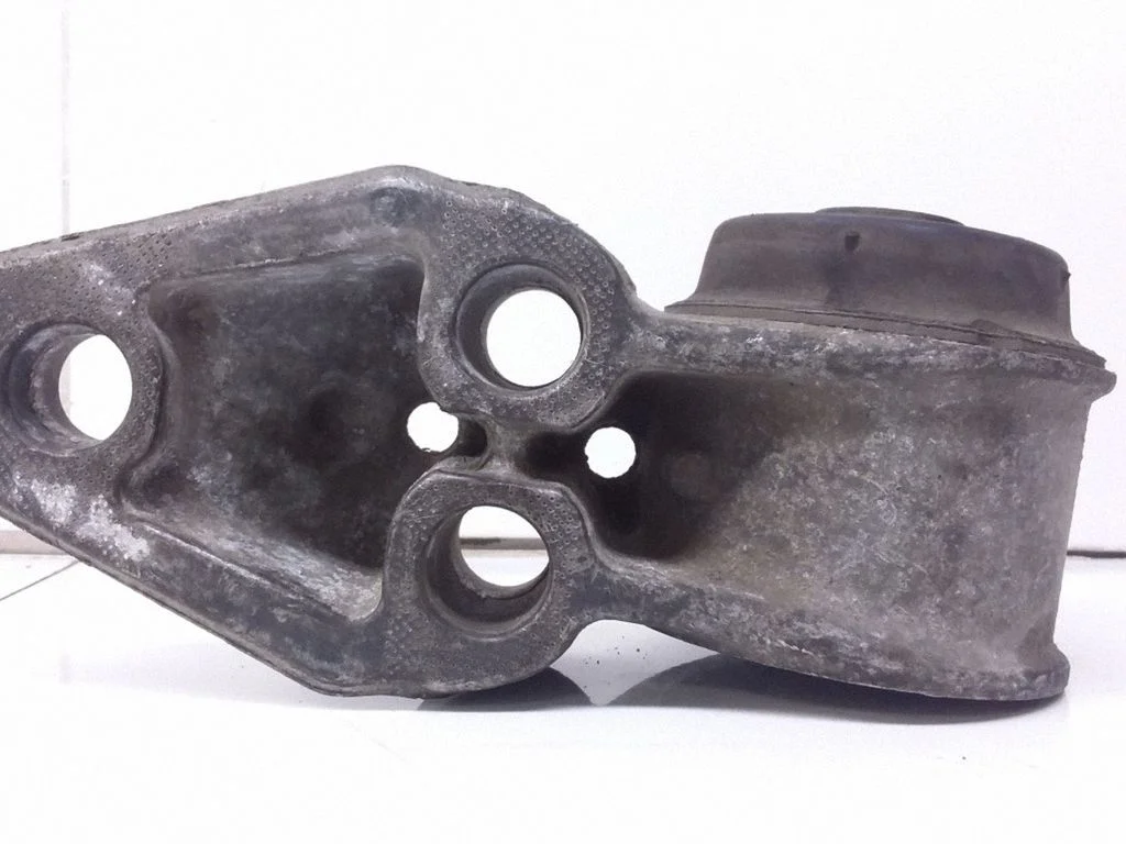 Rear axle beam mounts housing – Volkswagen Passat B5.5 (2001-2005)