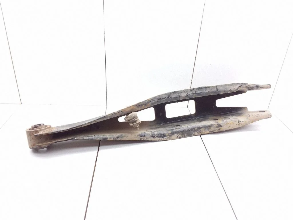 Rear upper control arm/wishbone – left