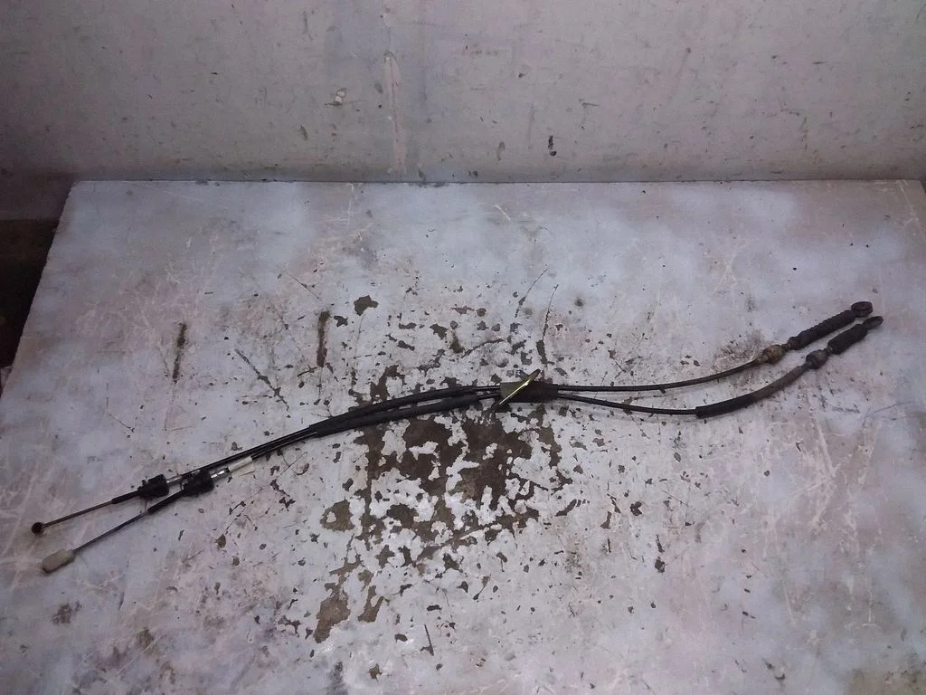 Gear shift cable linkage – Volvo S80 (1999-2003)
