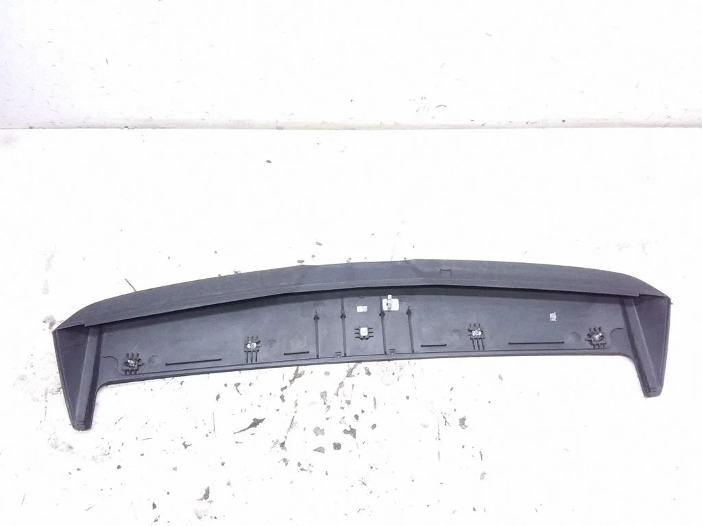 Rear window tailgate spoiler OYQ84TRMA