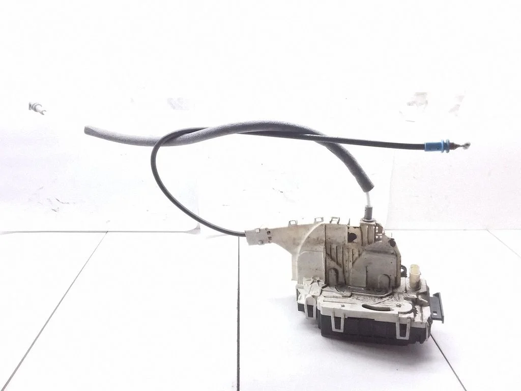 Front door lock – Mercedes-Benz Sprinter W906 (2006-2018)