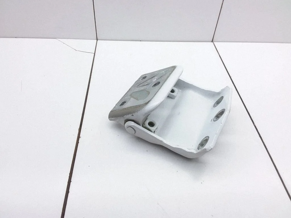 Tailgate/trunk/boot hinge 6397400037