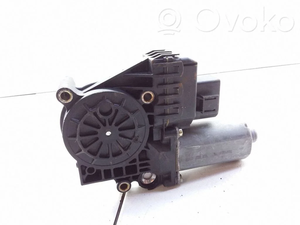 Rear door window regulator motor – Audi A6 S6 C5 4B (1997-2005)