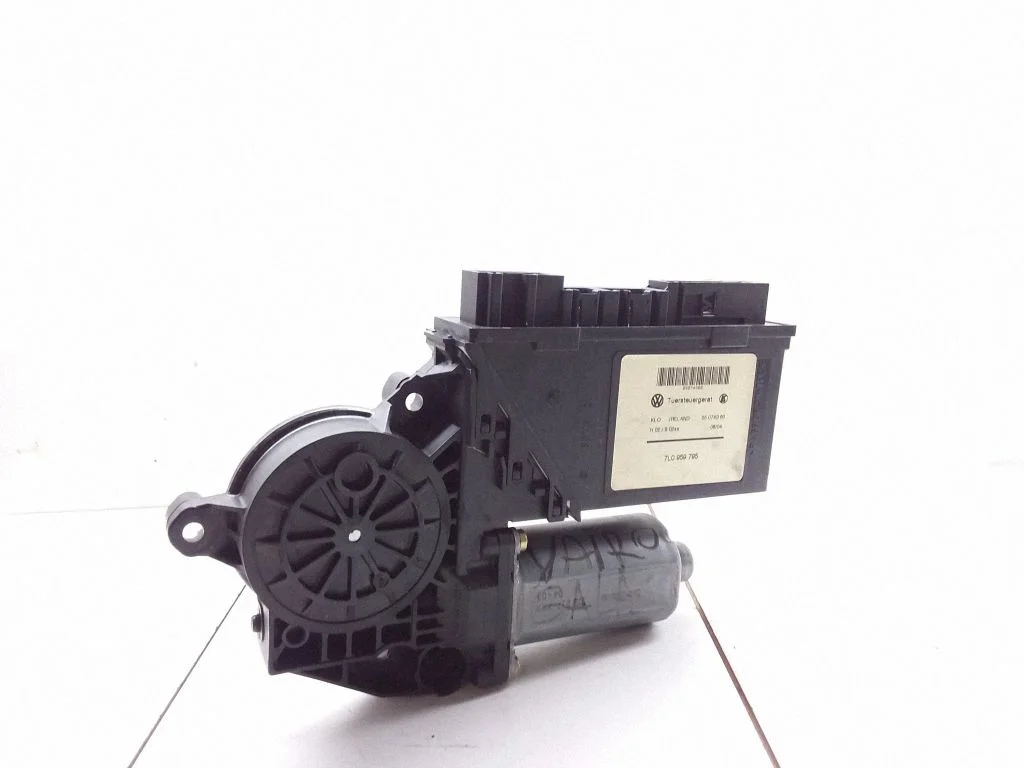 Rear door window regulator motor – Volkswagen Touareg I (2002-2010)