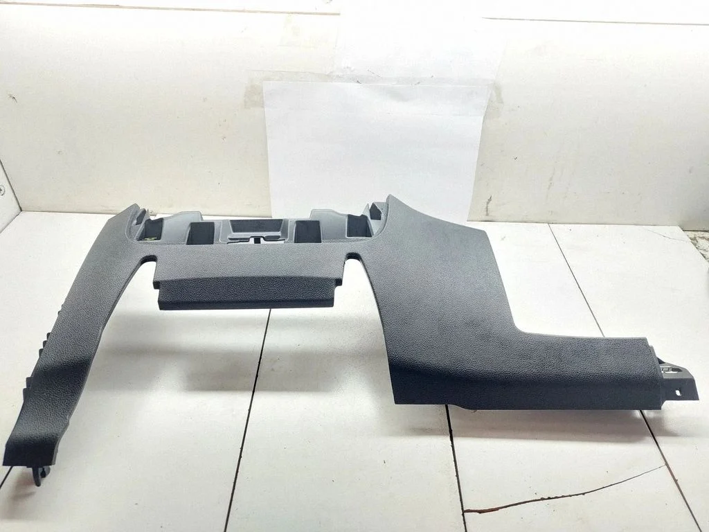 Dashboard lower bottom trim panel 5E8857206A