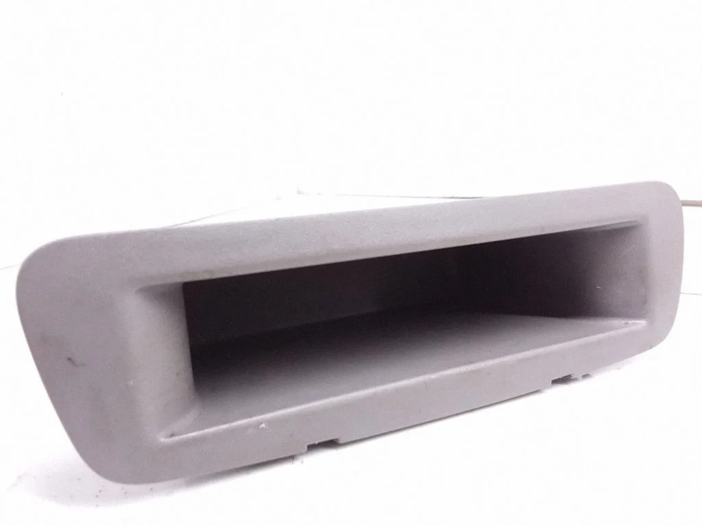 Armatuurlaua panipaik – Nissan Almera N16 (2000-2010)