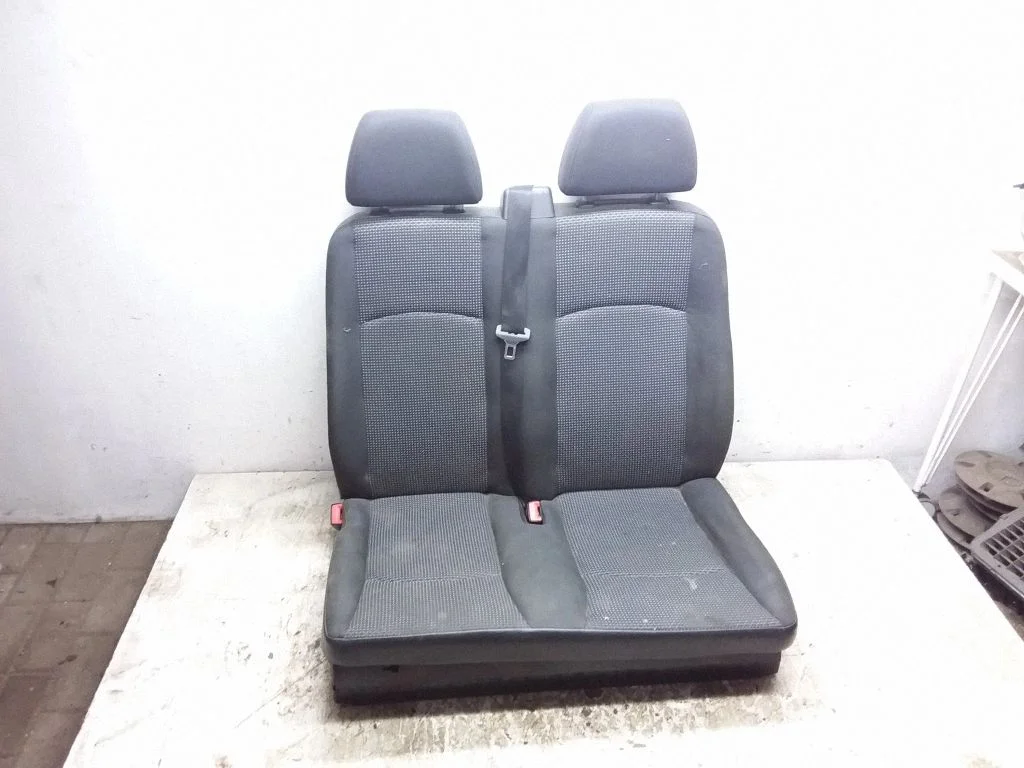 Eesmine kaheistmeline iste – Mercedes-Benz Vito Viano W639 (2003-2014)