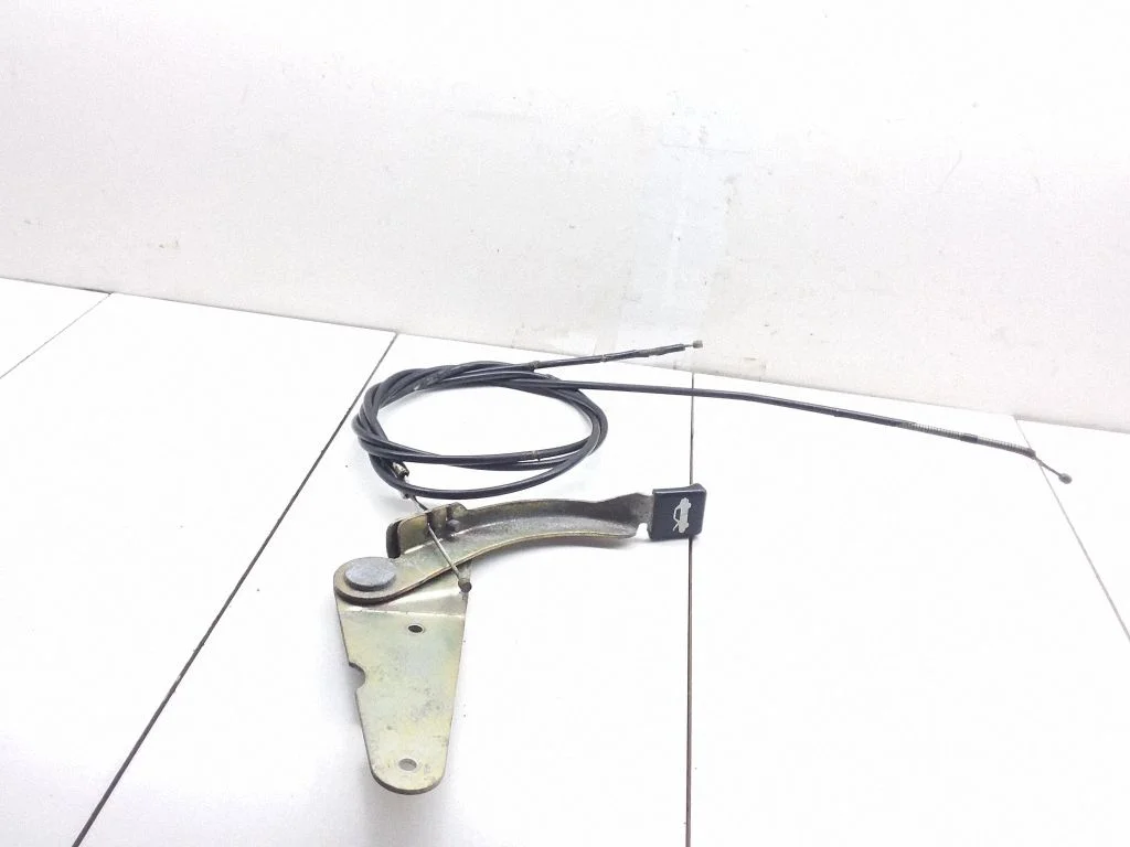 Engine bonnet (hood) release handle