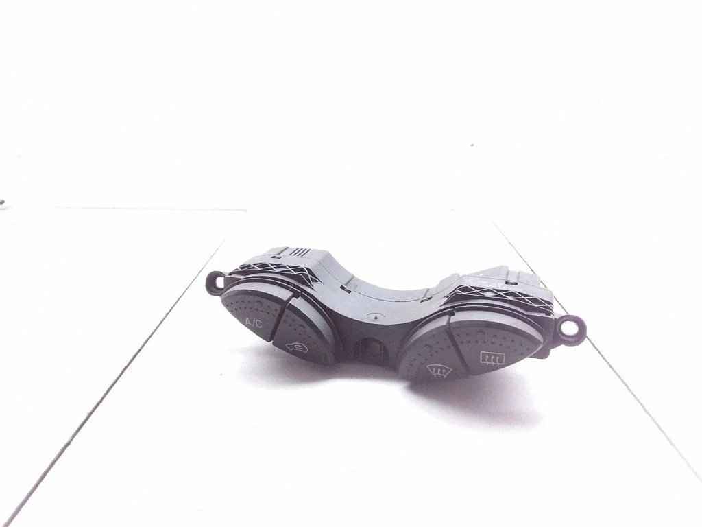 Air circulation switch – Ford Focus (1998-2004)